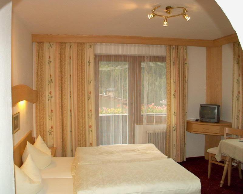 גרלוס Gaestehaus Elfriede חדר תמונה